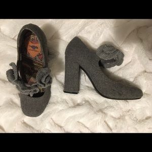 Rocket Dog grey sweater look vintage heels